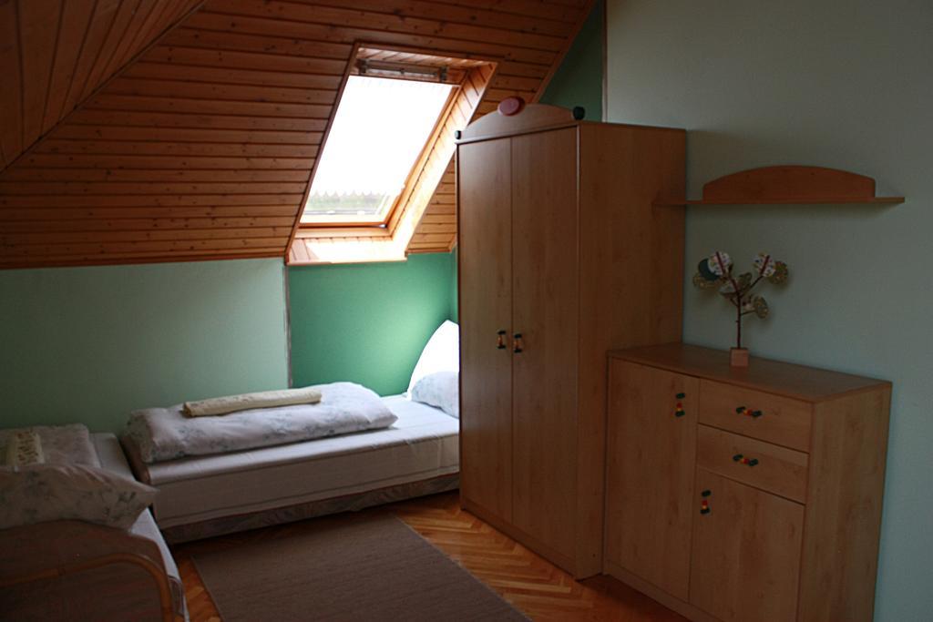 Manner Villa Balatonalmádi الغرفة الصورة