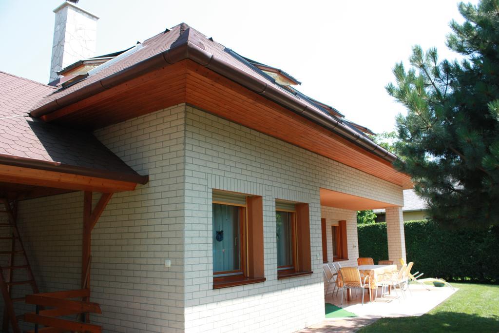 Manner Villa Balatonalmádi الغرفة الصورة