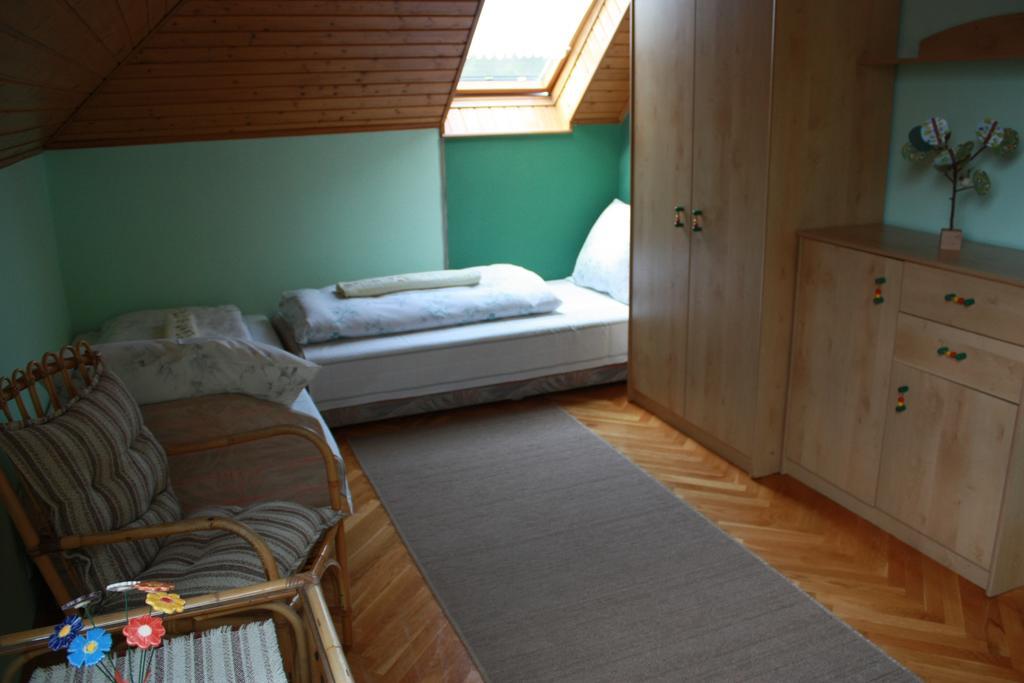 Manner Villa Balatonalmádi الغرفة الصورة
