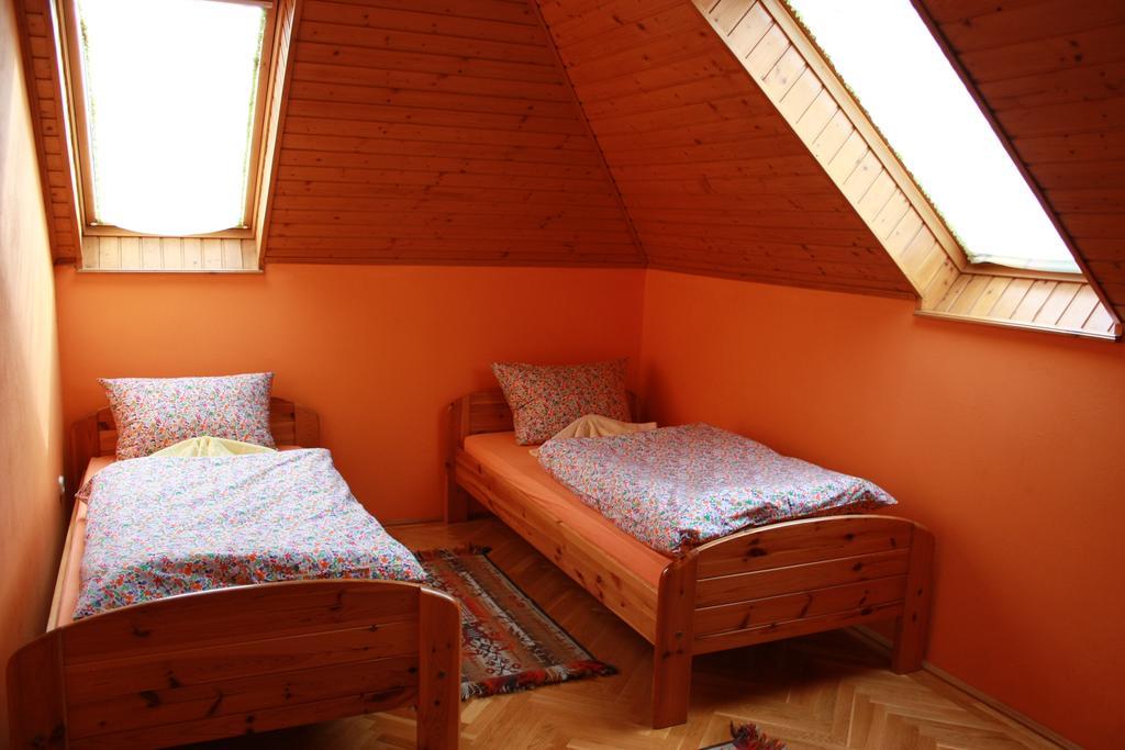 Manner Villa Balatonalmádi الغرفة الصورة